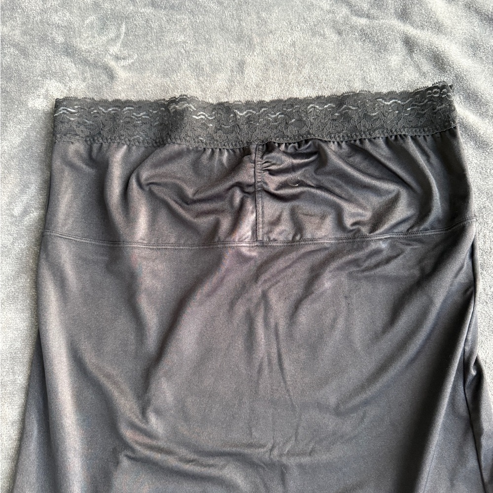 Torrid Women’s Black Elastic Lace Trim Slip - Picture 3 of 8